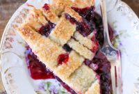 Sweet Berry Medley Pie