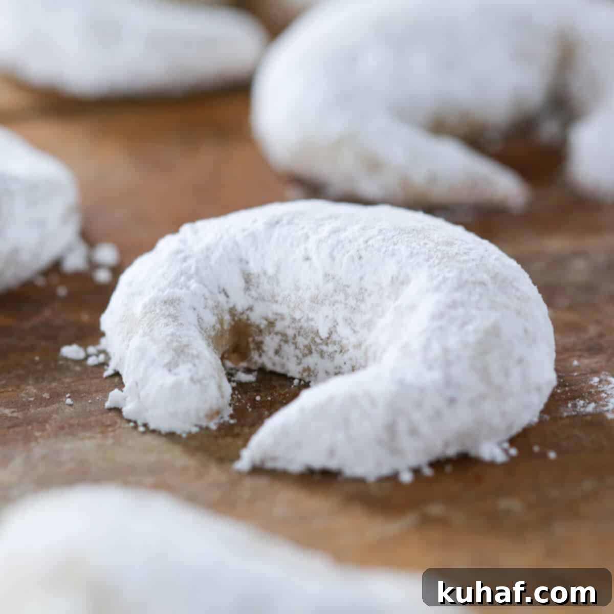 Cardamom Crescent Cookies powdered sugar.