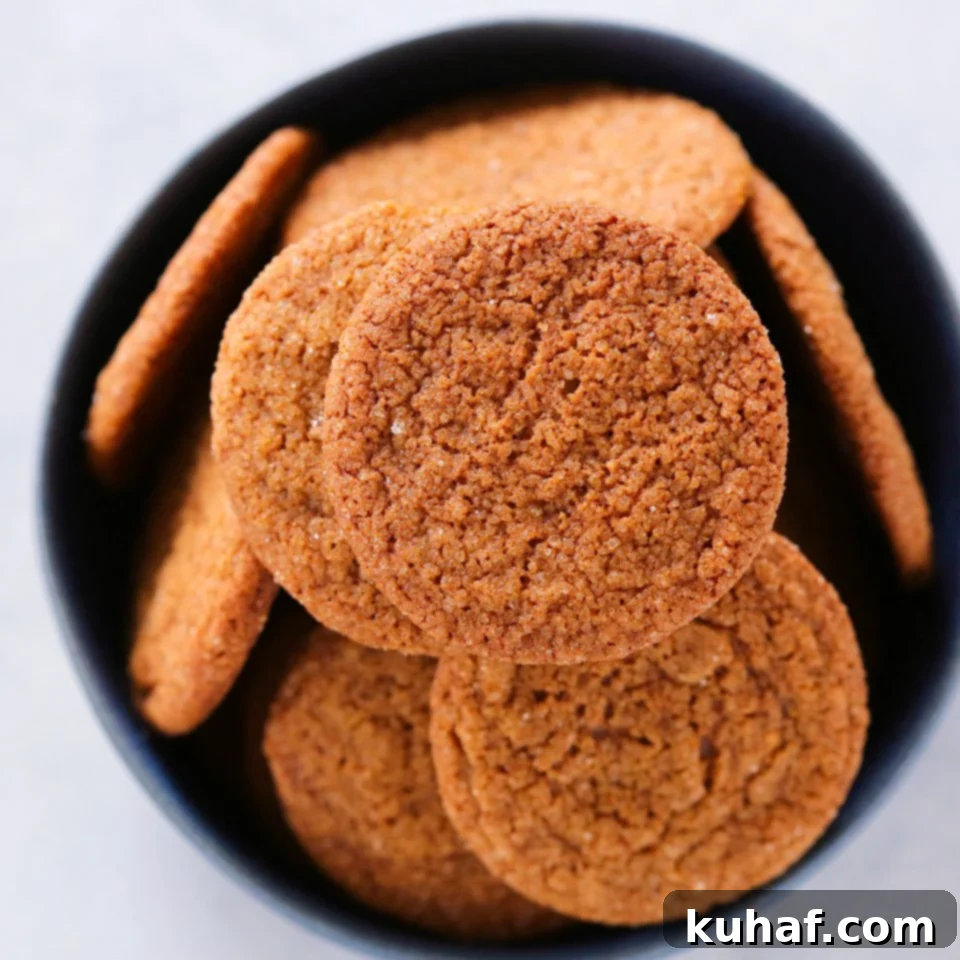 Crispy Old-Fashioned Gingersnaps in a bowl.