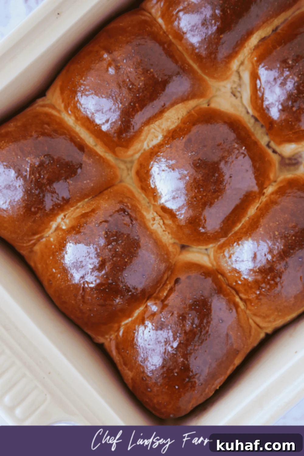 Easy Dinner Rolls with a subtle purple border for decorative purposes