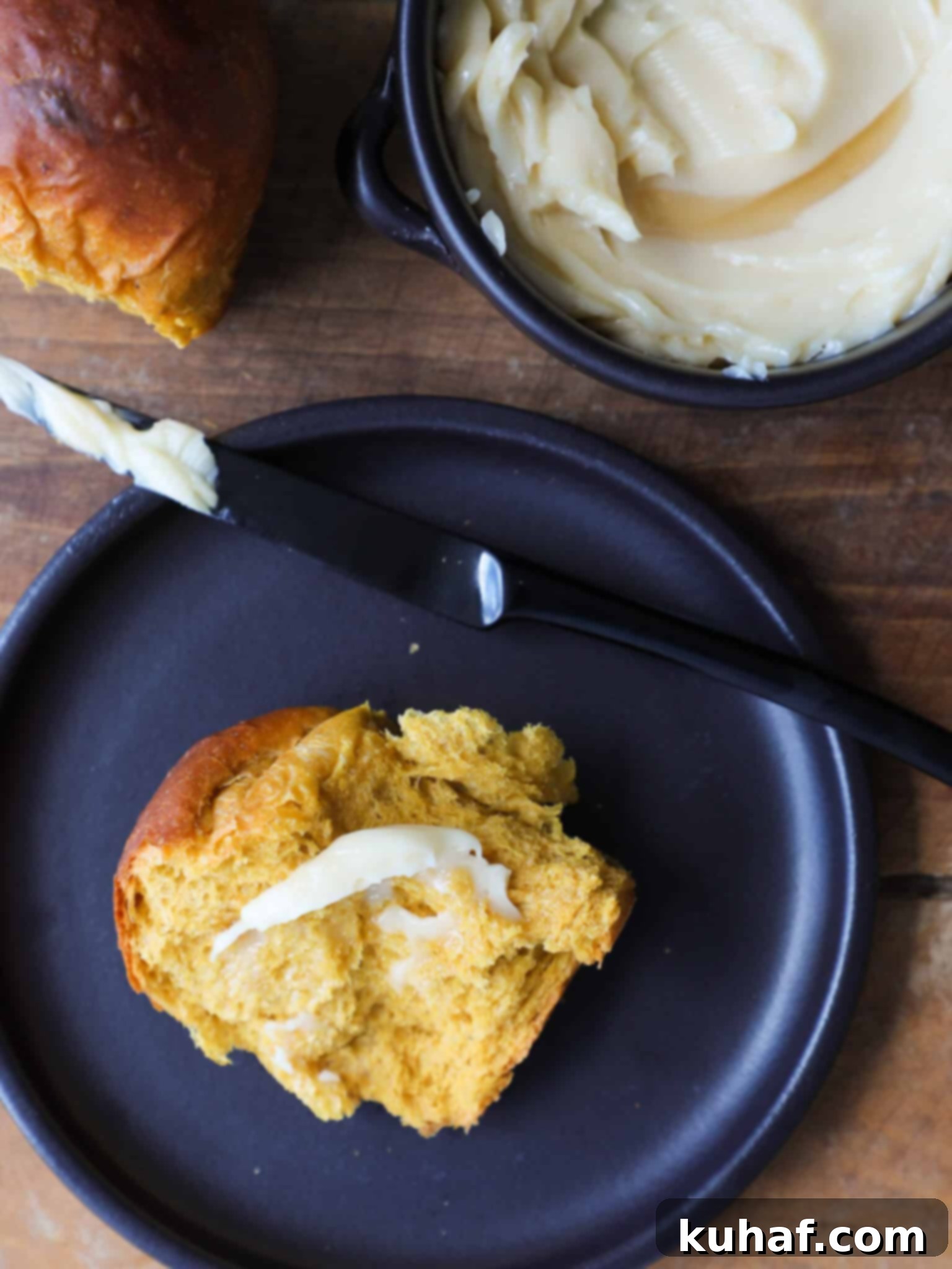 Warm Pumpkin Spice Dinner Rolls 3 Pumpkin Spice Dinner Rolls Black Plate