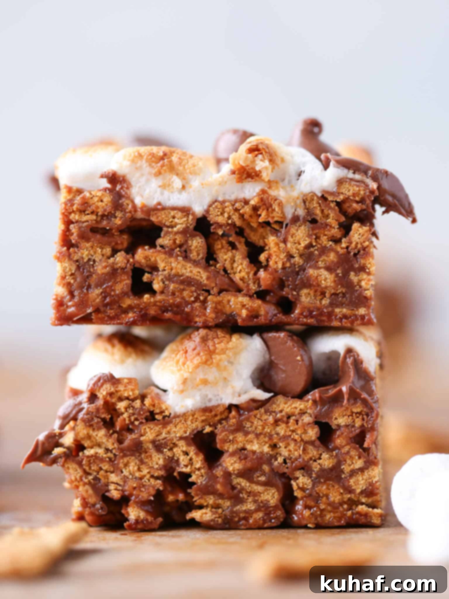 No Bake Golden Graham Smores Bars sliced interior detail