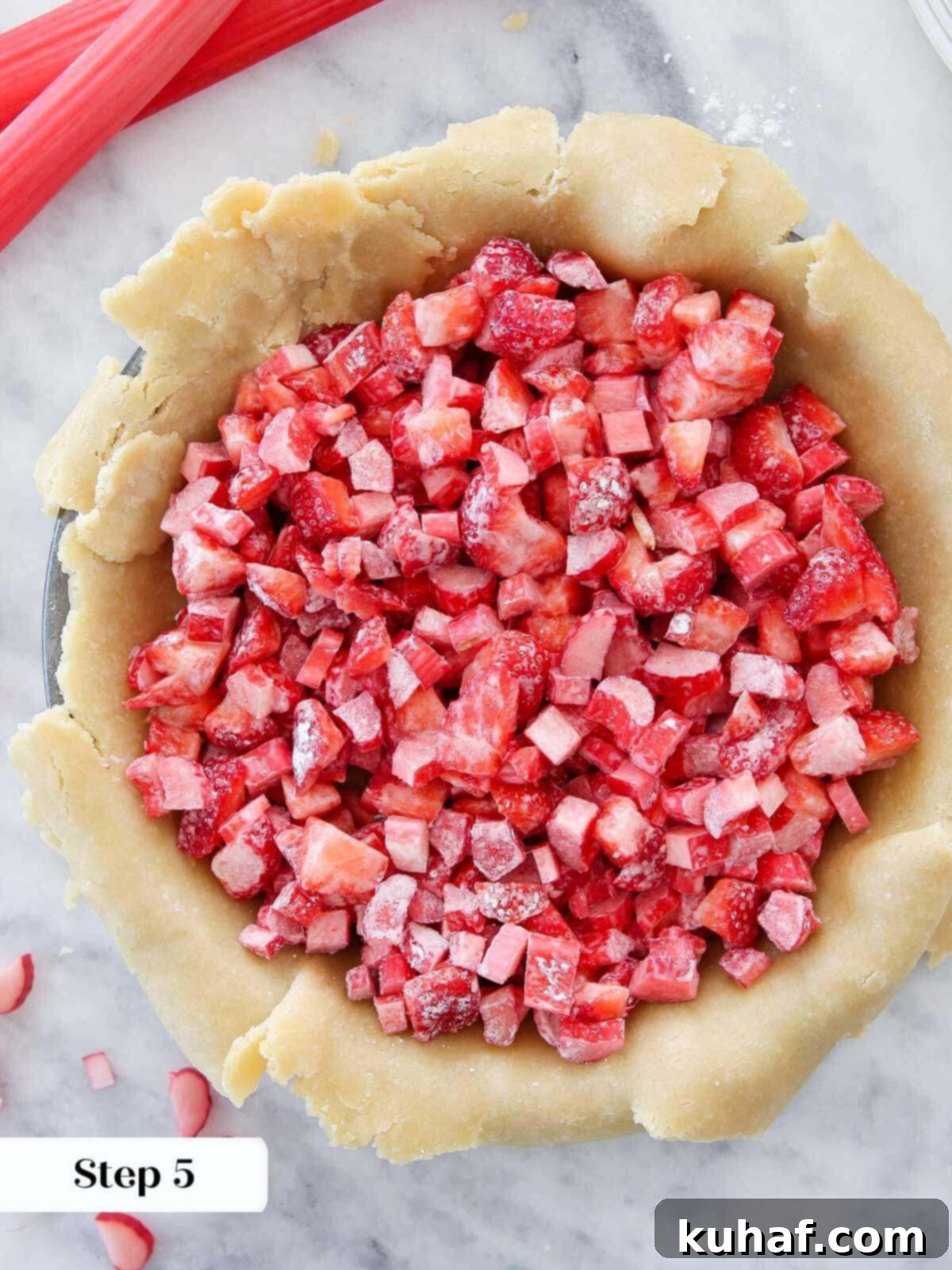 strawberry & rhubarb mixed with cornstarch in crust.